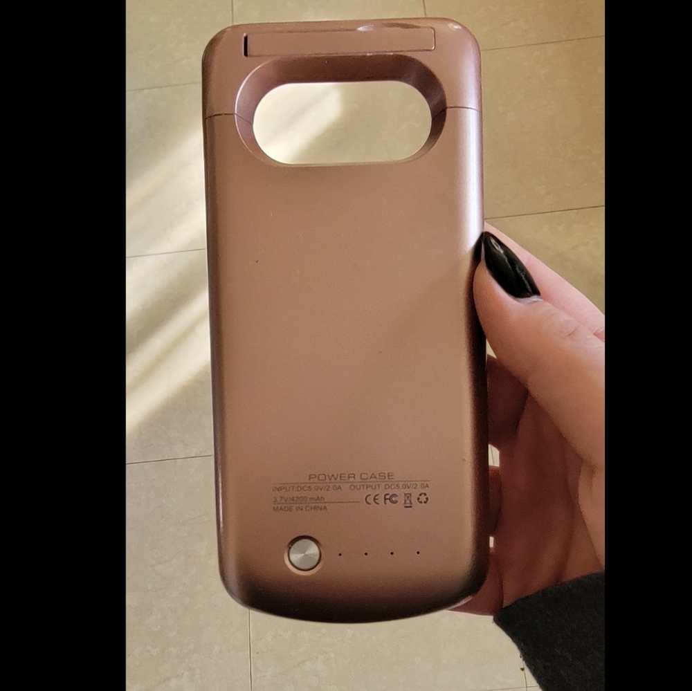 S7 charging case. Guc.